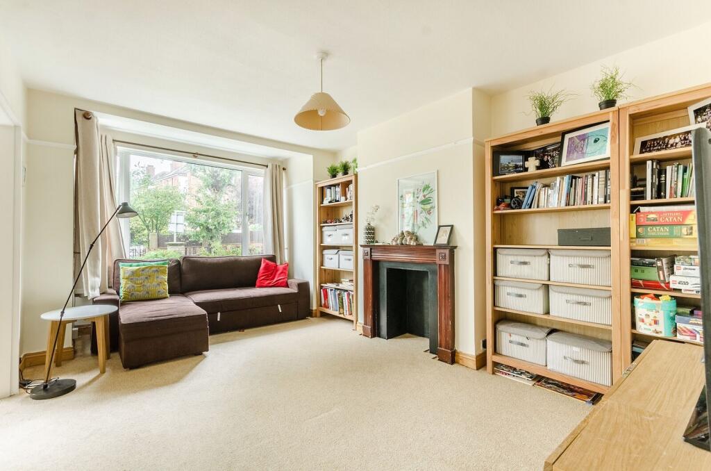 Apartment in London - More