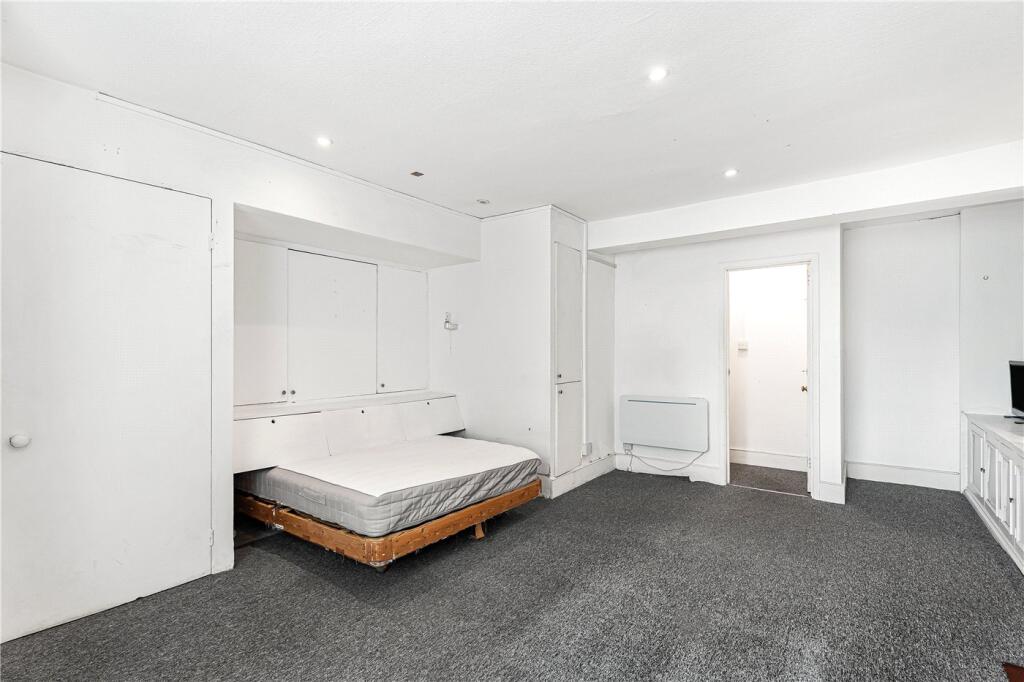 House in London - View 4