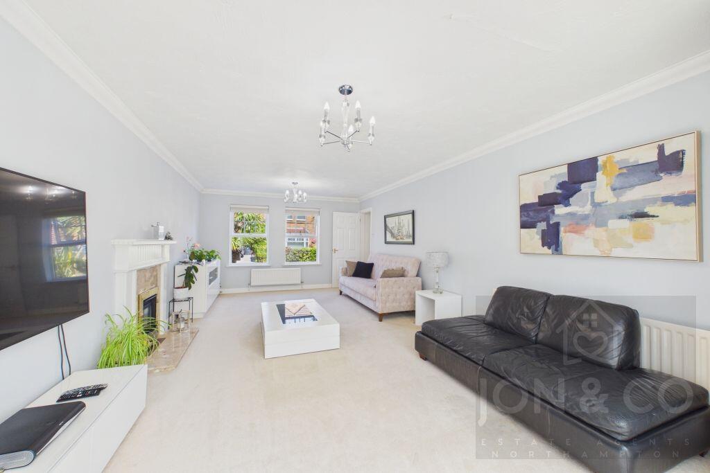 House in Northampton, West Northamptonshire - View 3