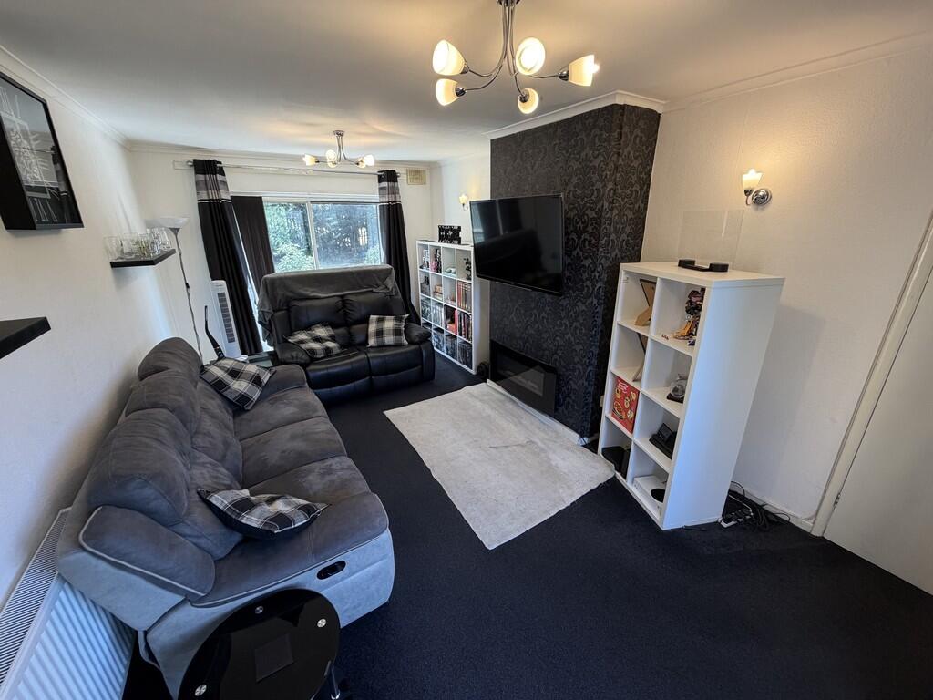 House in Nuneaton and Bedworth, Warwickshire - View 3