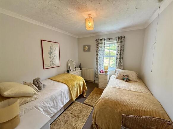BEDROOM 2