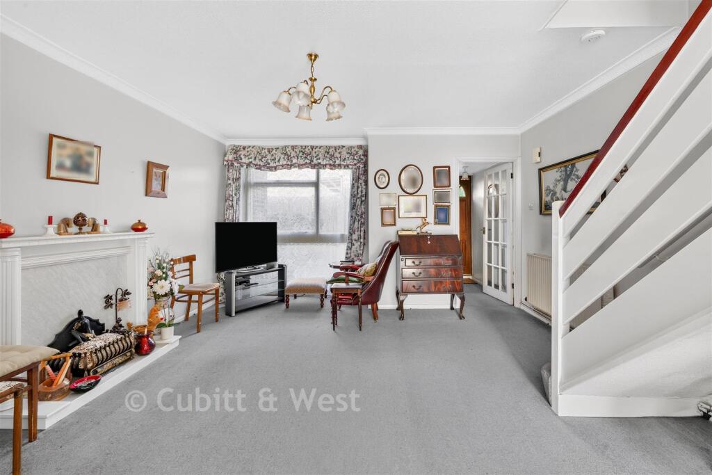 House in Sutton - View 5