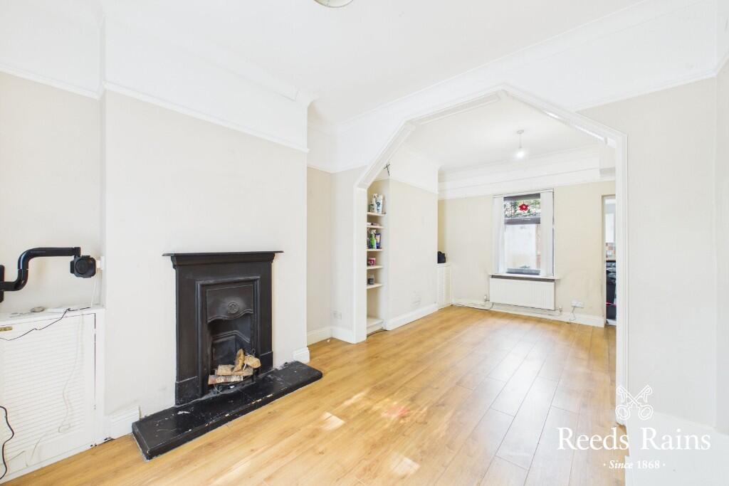 House in County Borough of Belfast, Dunmore, Skegoniell - View 3
