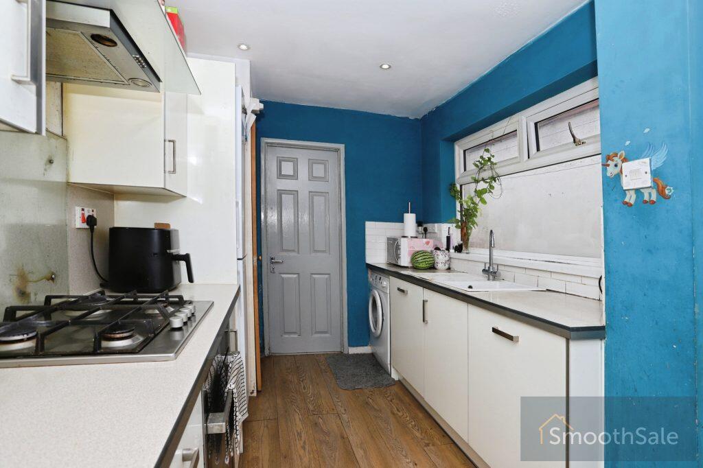 House in Swindon, Old Town, South Swindon - More