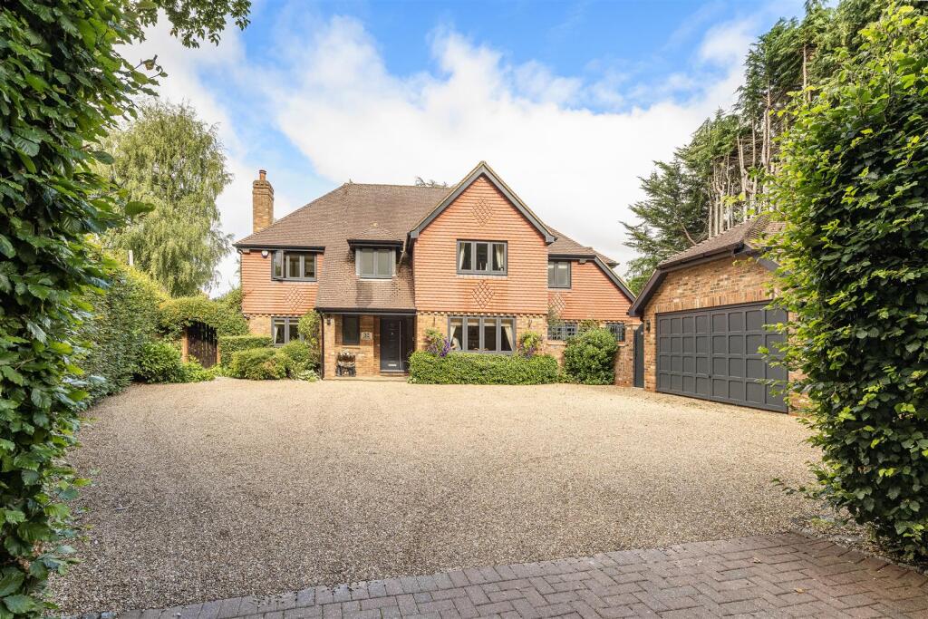 5-bed detached on Blackmore Way, Blackmore End, £2,295,000