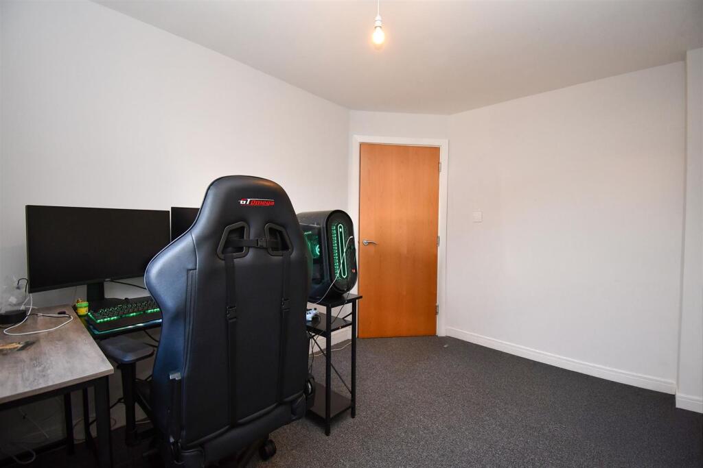 Apartment in Hull, Kingston upon Hull - View 6