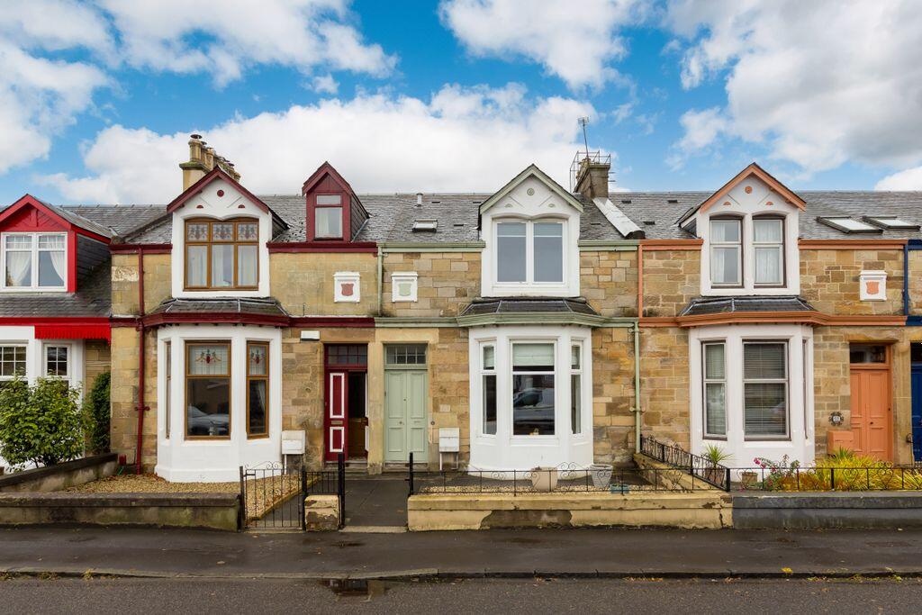 Main image of property: 64 Wallace Street, Grangemouth, Stirlingshire, FK3 8BS