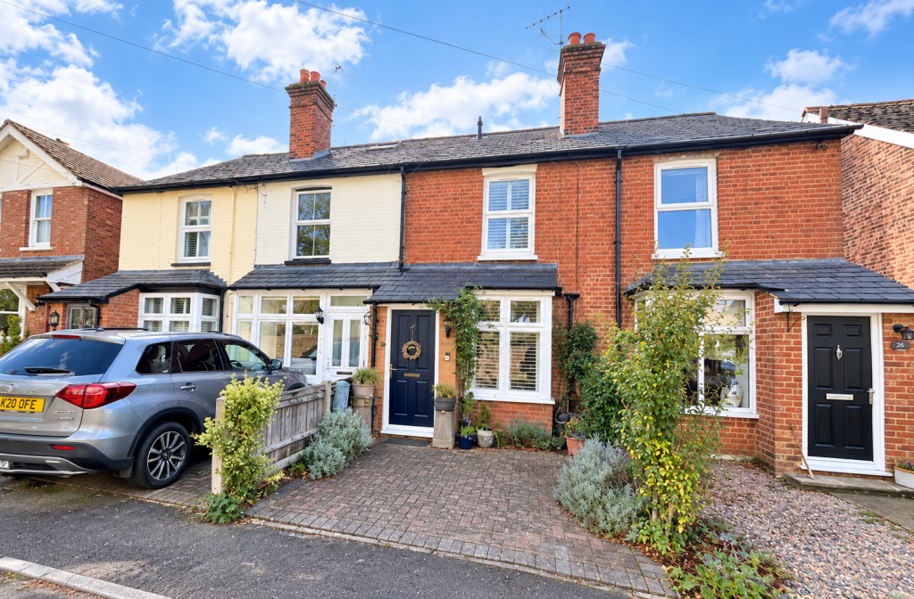 2-bed terraced on Gipsy Lane, Wokingham, RG40, £425,000