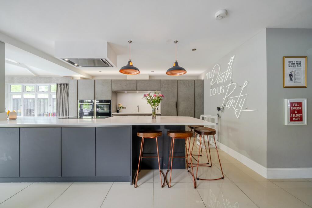 House in Guildford - View 5
