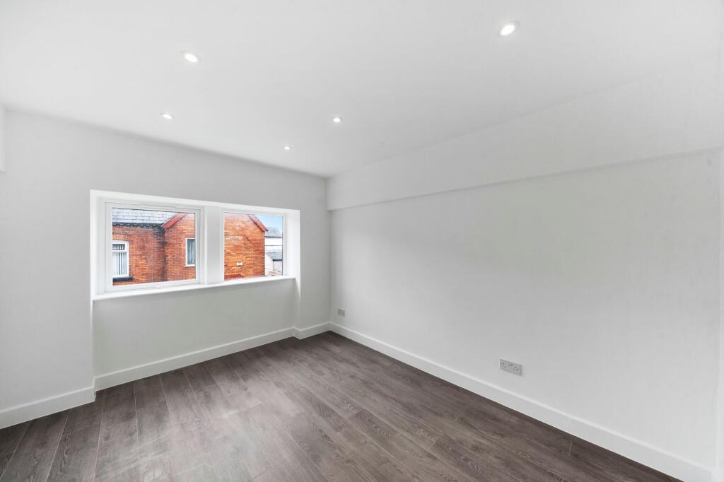 Apartment in Wigan - More