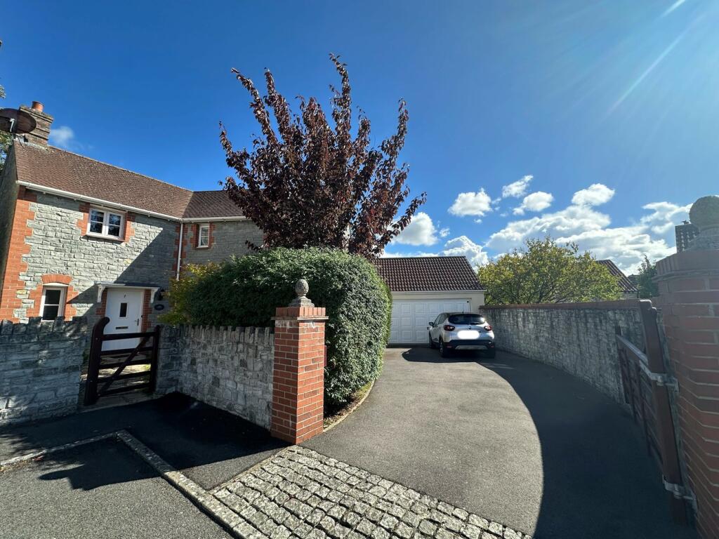 Main image of property: Fernleigh Close, Evercreech, BA4
