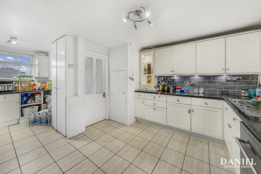 House in Basildon, Steeple View - More