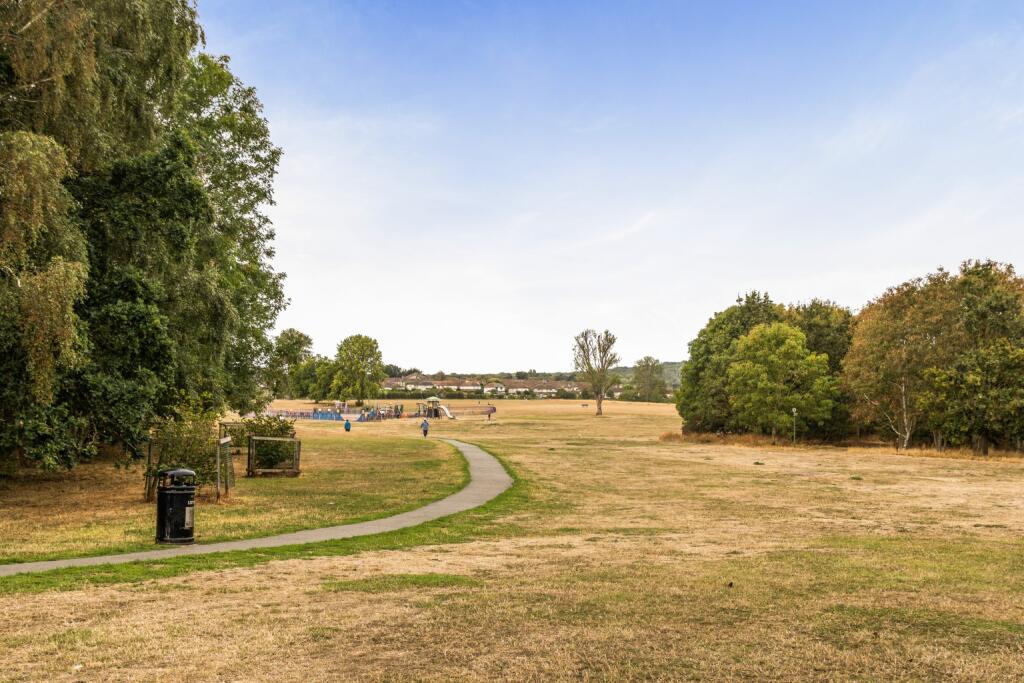Apartment in London, Belle Grove, East Wickham - More
