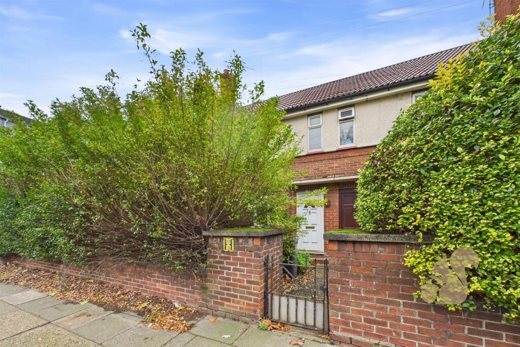 Main image of property: Grimwade Street, Ipswich