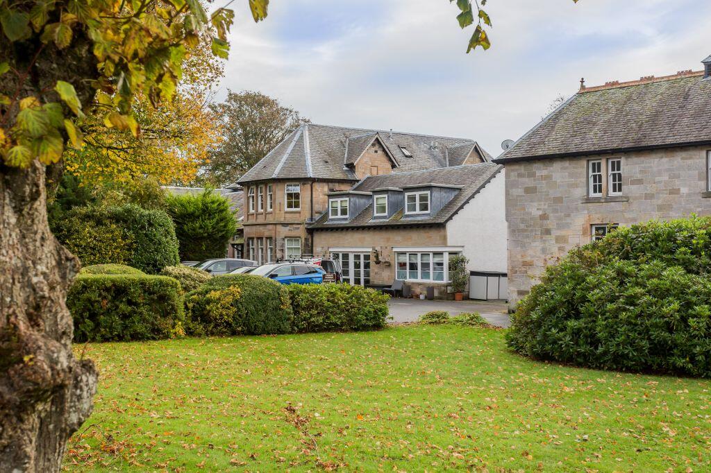 2-bed flat on The Ladeside 5, Faith Avenue, Quarrier's Village, PA11 3JX, £240,000