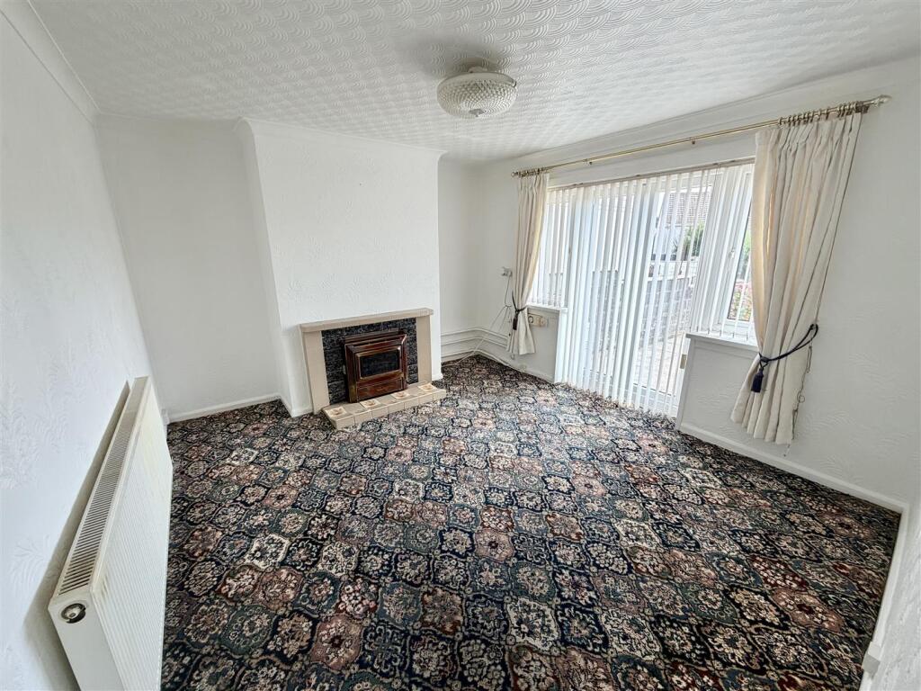 House in Brynaman, Brynaman Uchaf, Cwarter Bach - View 5
