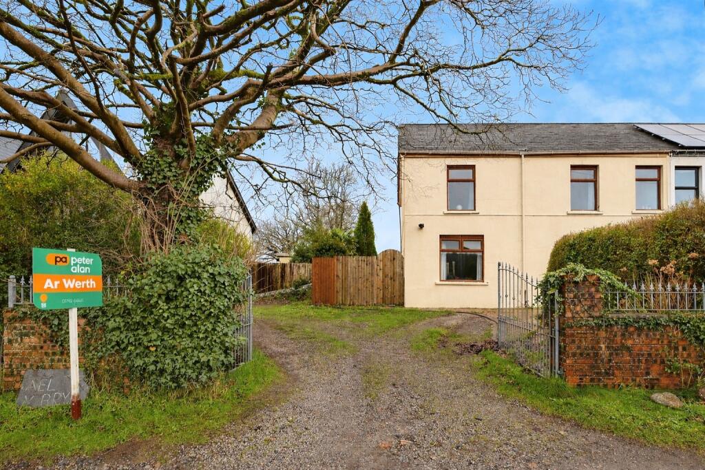 Main image of property: Mynydd Bach Y Glo, Waunarlwydd, Swansea
