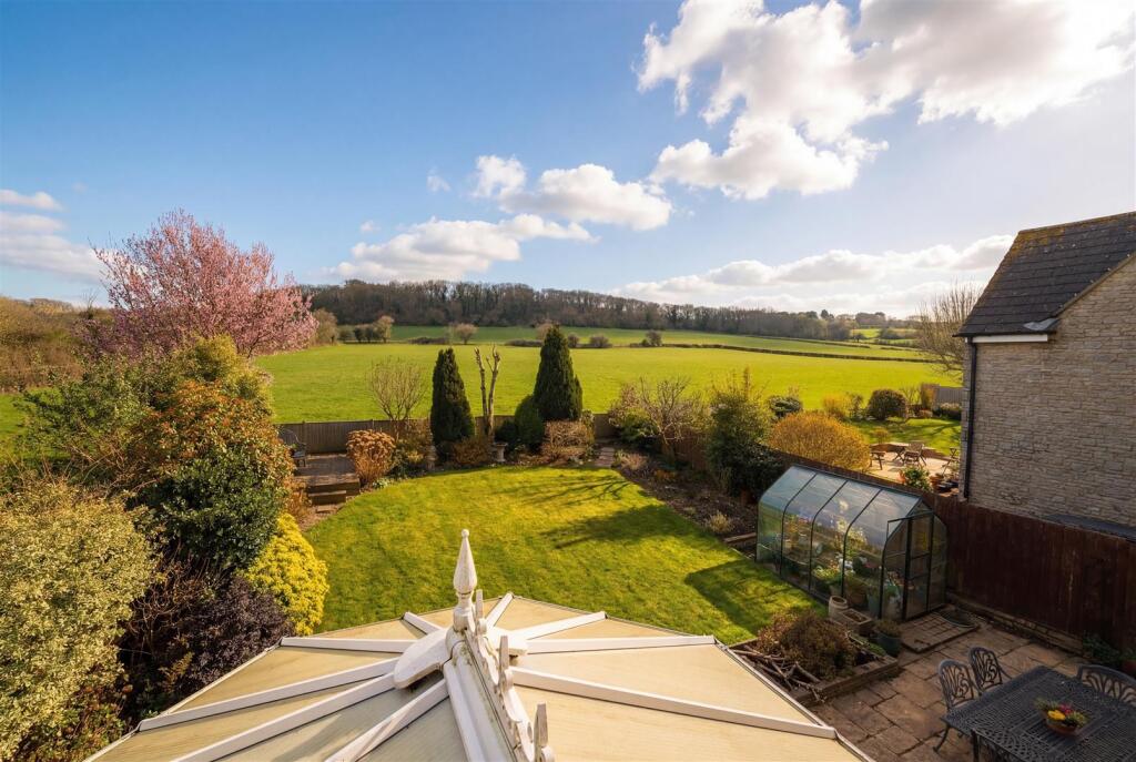 Shadow Walk, Elborough Village - STUNNING OUTLOOK photo 3