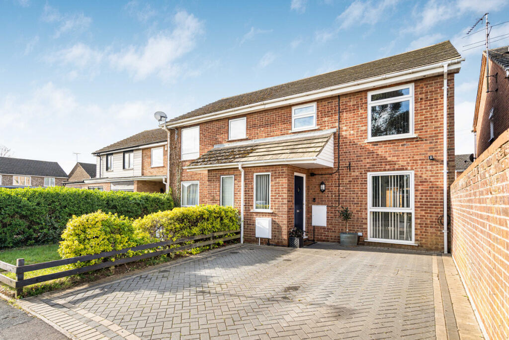 Main image of property: Fair Close, Bicester, OX26