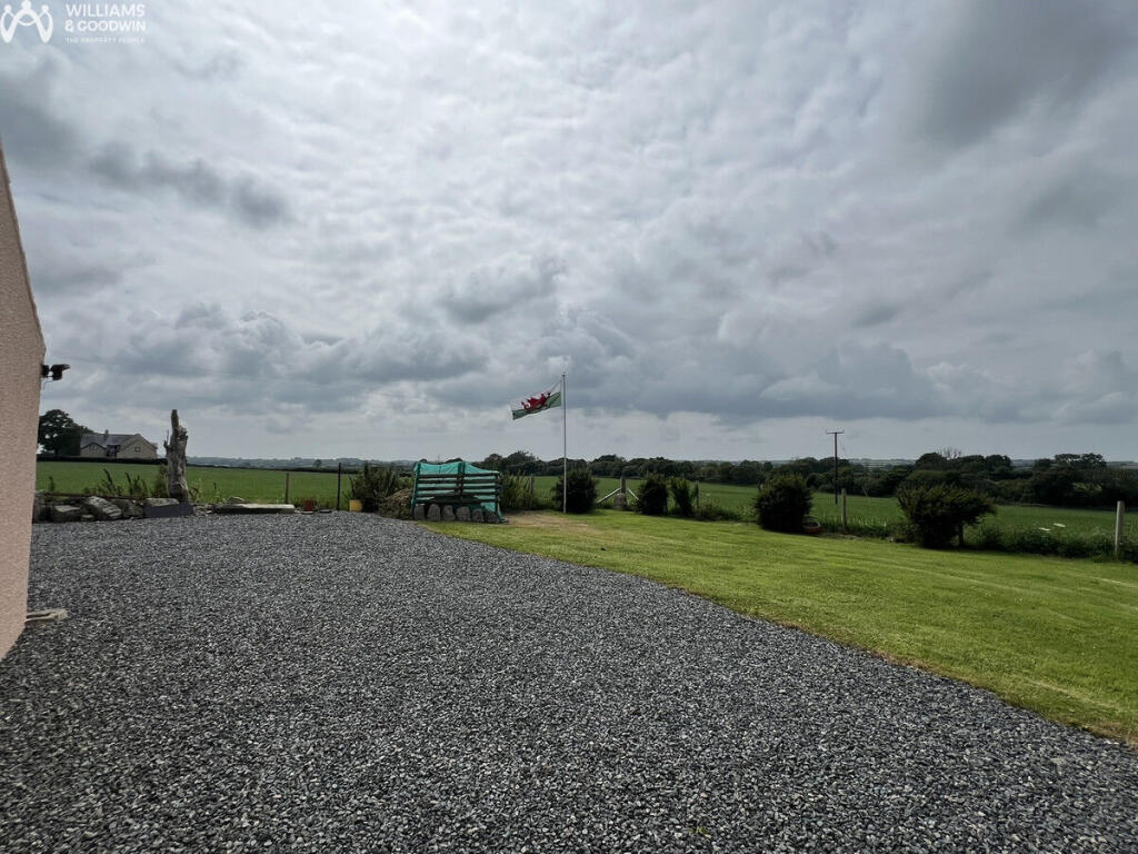Rhosmeirch, Llangefni, Anglesey, LL77 photo 3