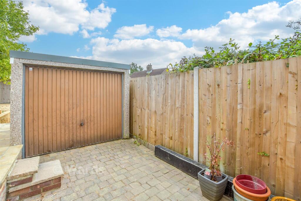 House in Maidstone, Barming Heath, Barming - More
