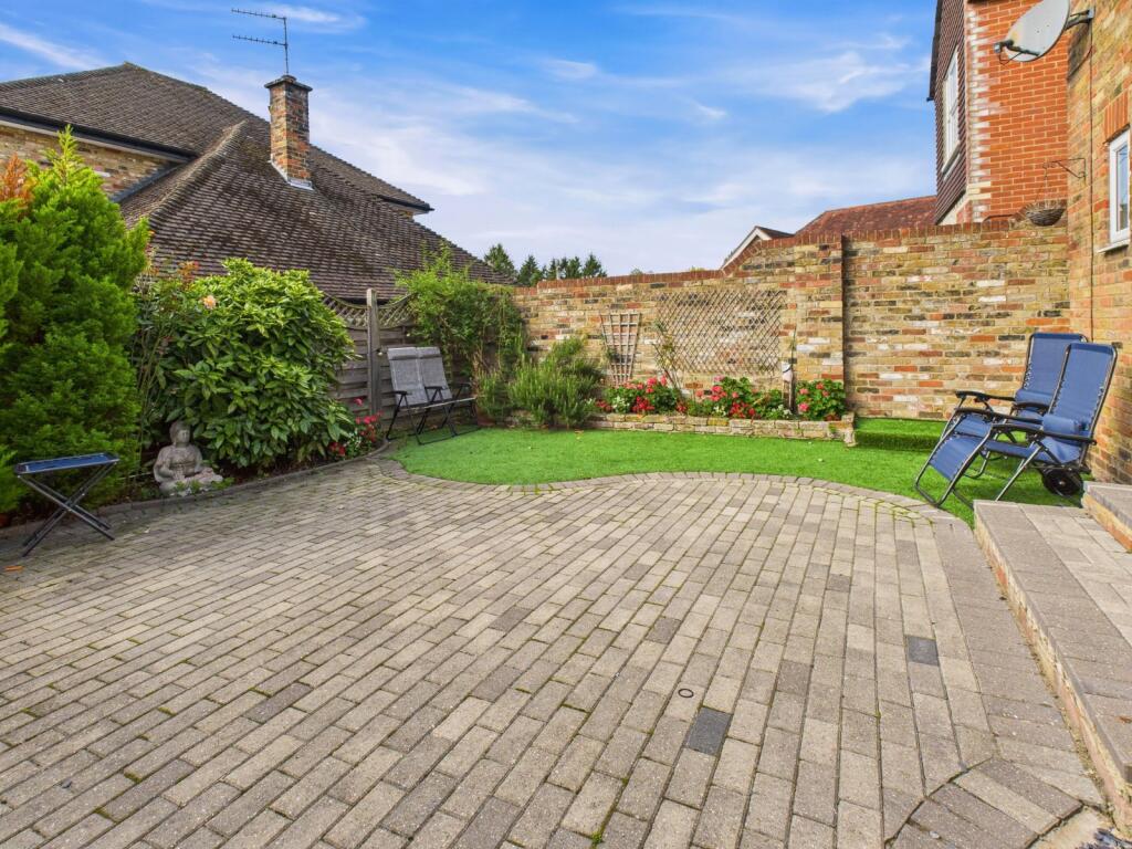 Sycamore Road, Chalfont St Giles, Buckinghamshire, HP8 photo 2