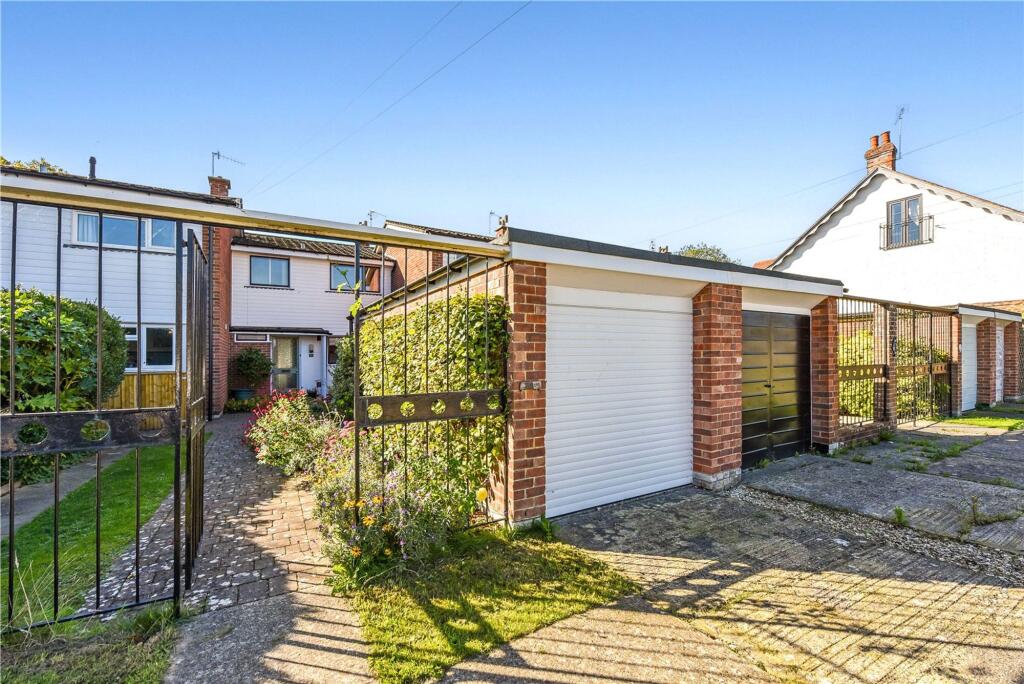 3-bed terraced on Highland Road, Chichester, PO19, £425,000
