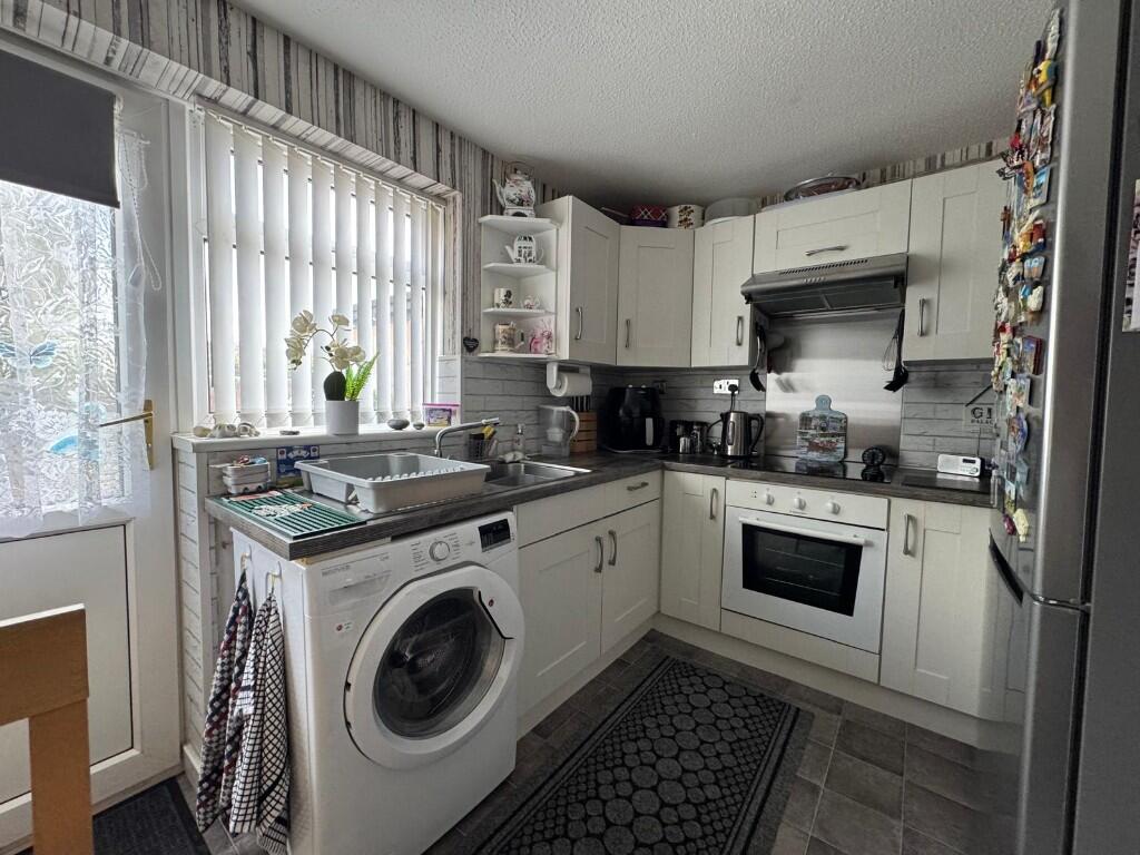 Redcar Lane, Redcar, North Yorkshire, TS10 photo 3