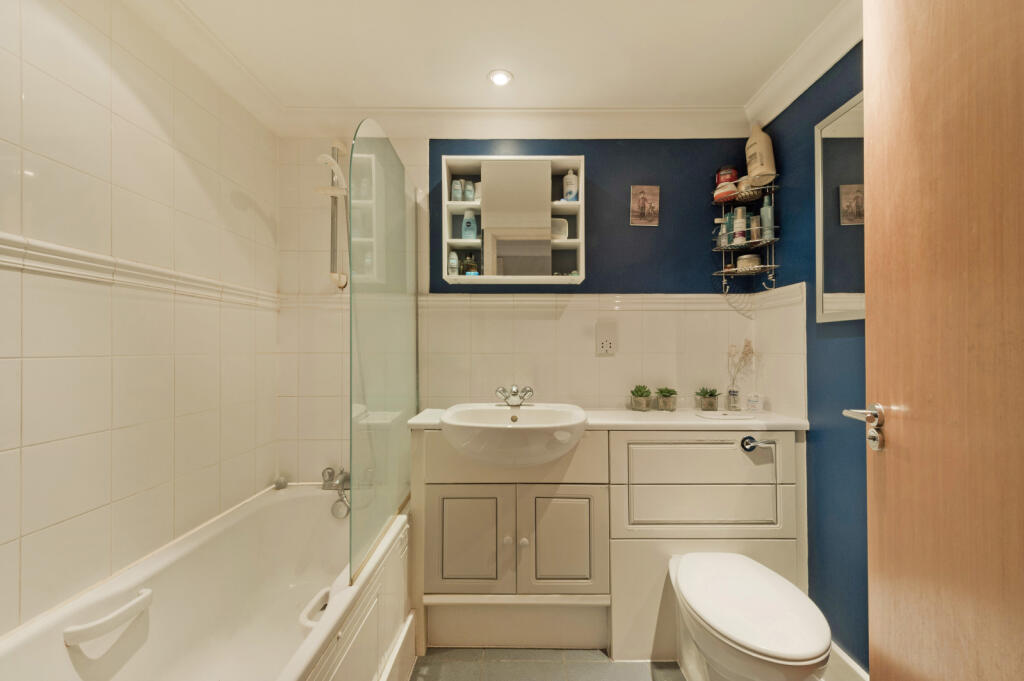 Apartment in London - More