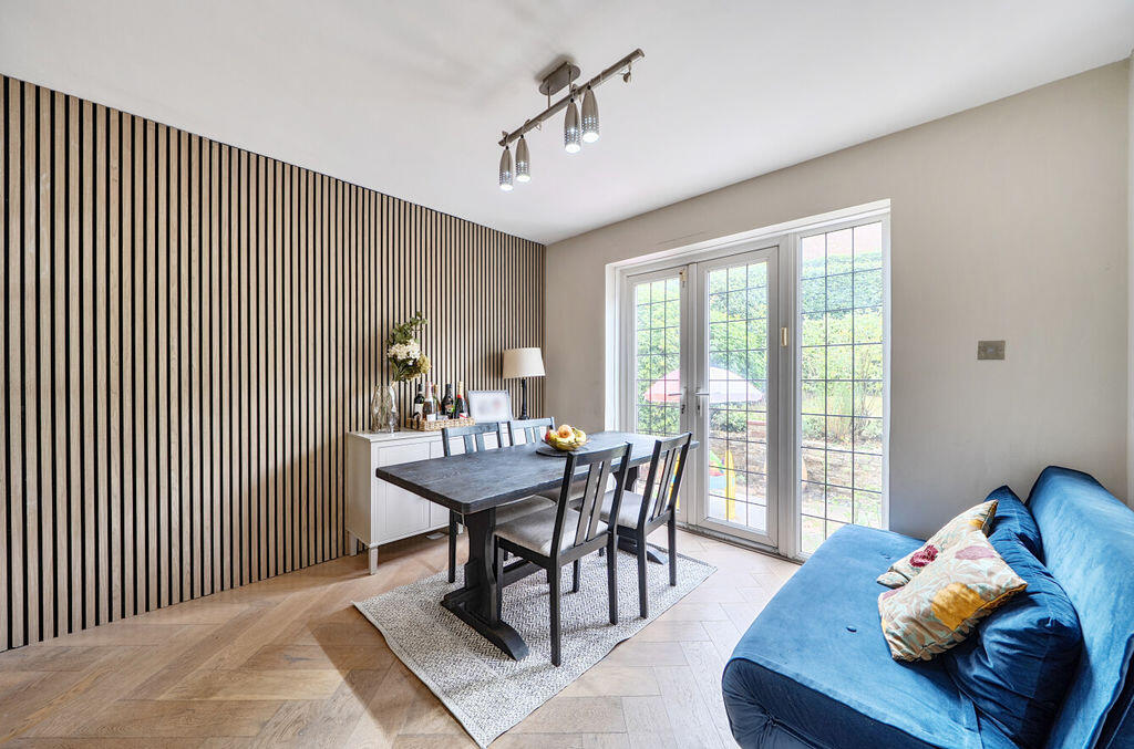 House in Croydon - More