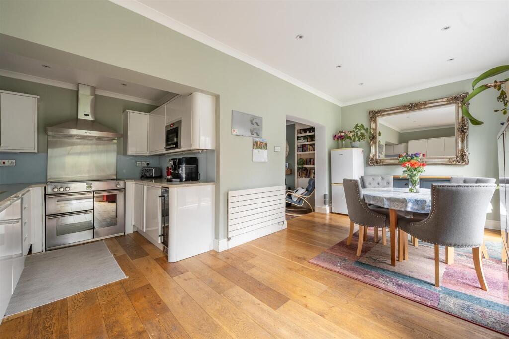 House in London, Woodford Green - View 3