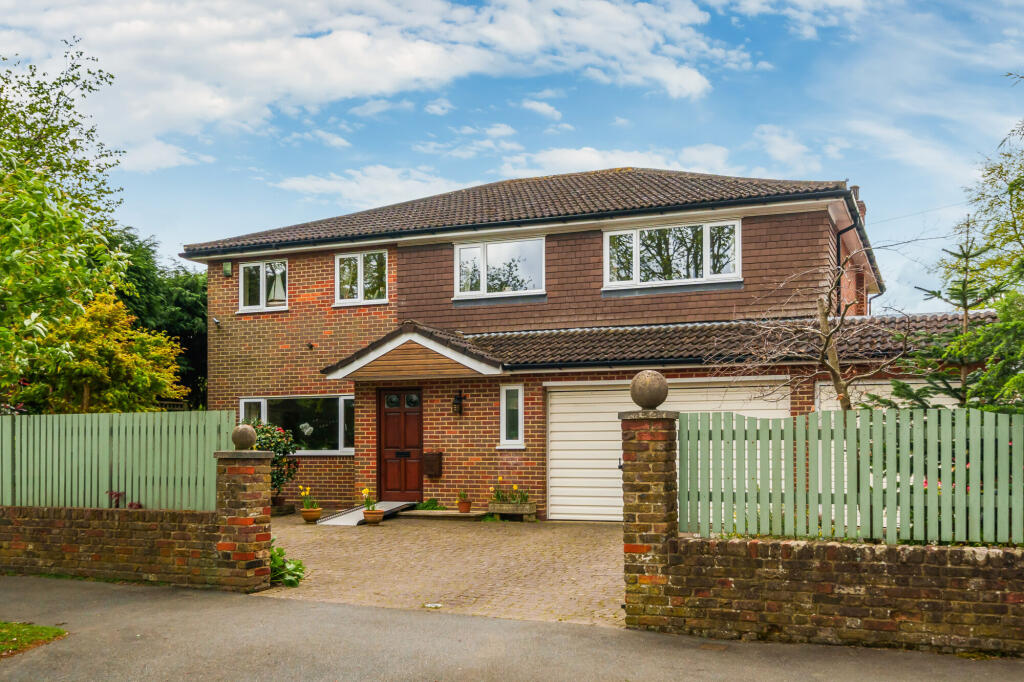5-bed detached on Grimsdyke Crescent, High Barnet, EN5, £1,300,000