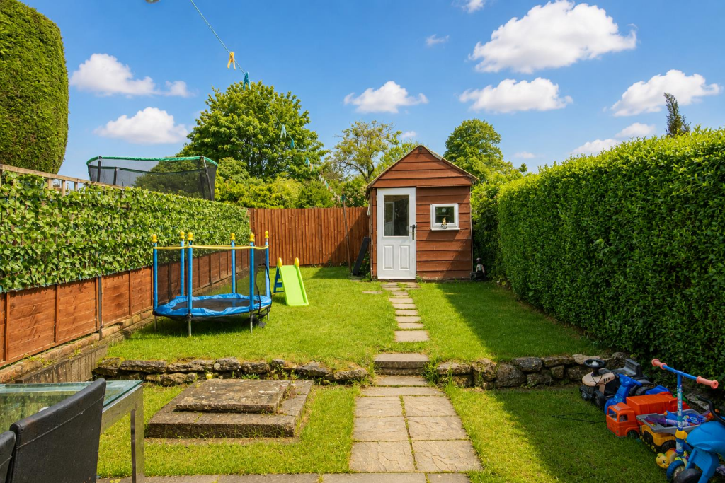 Studfall Avenue, Corby photo 2