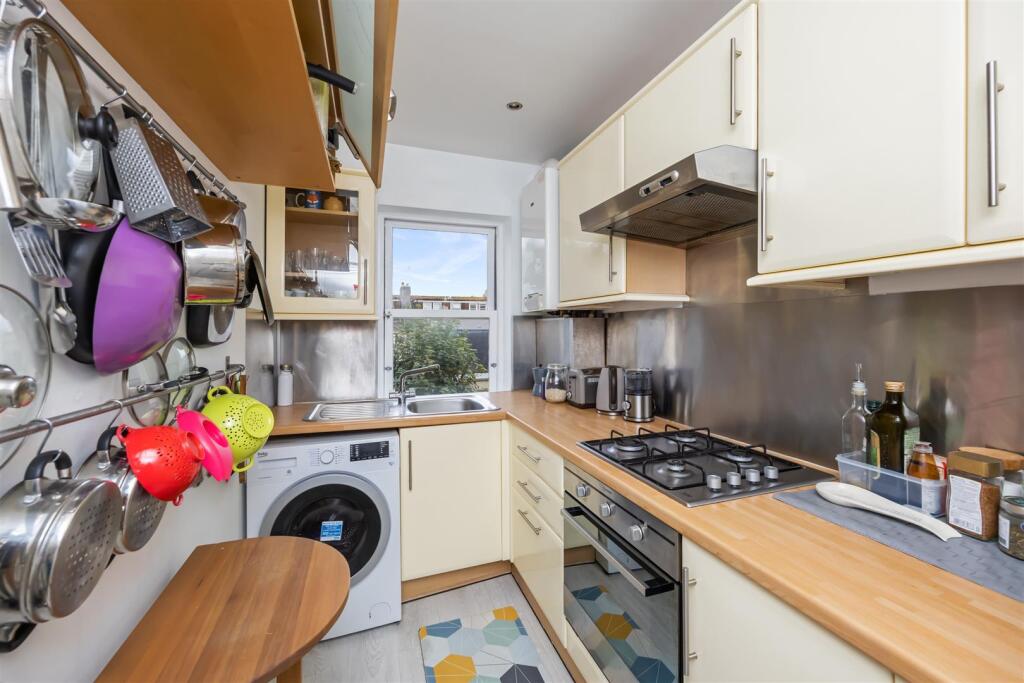 Apartment in Brighton - More