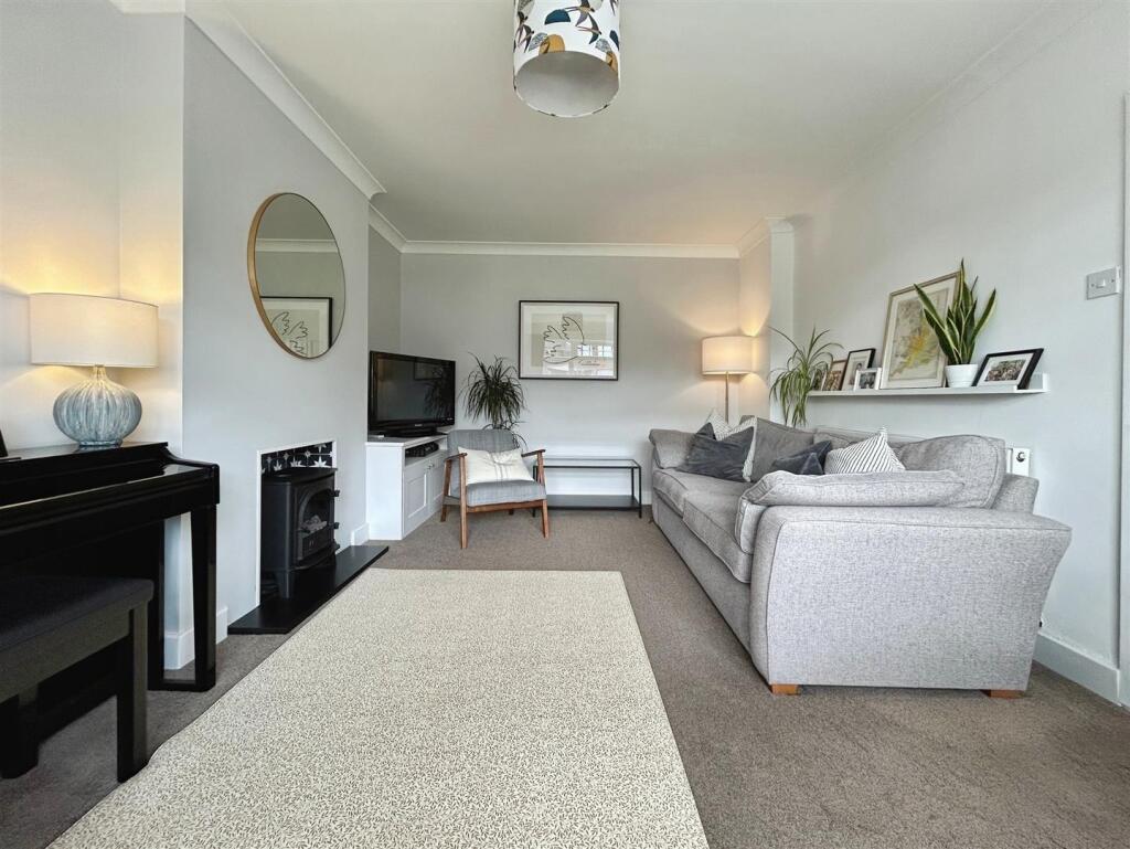 Landor Road, Whitnash, Leamington Spa photo 3