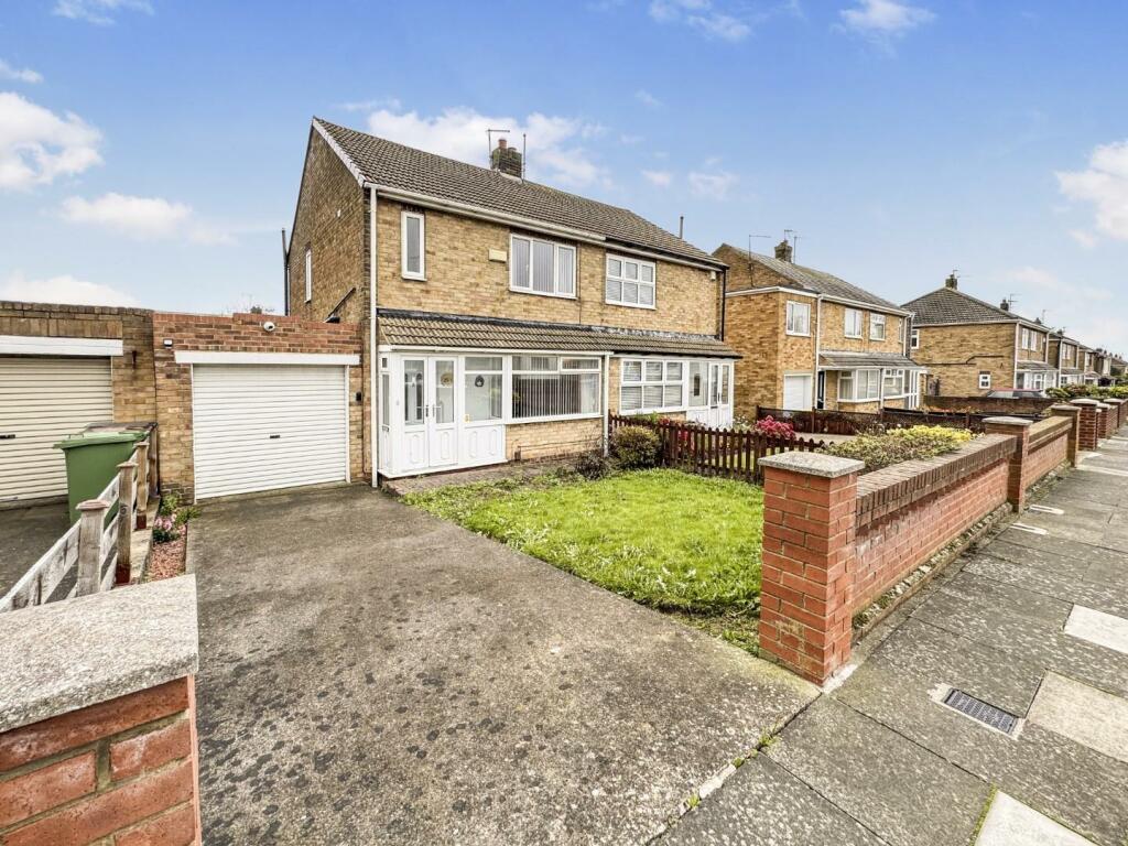 3-bed semi-detached on Studland Drive, Hartlepool, £130,000