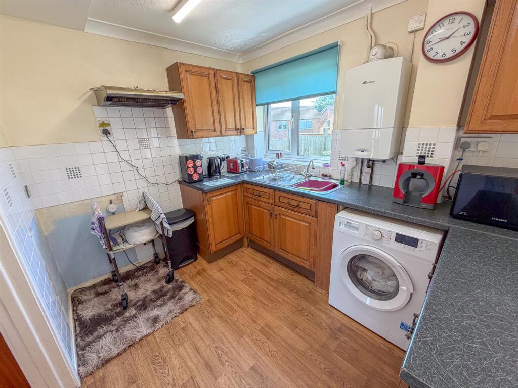 Pine Grove, Llay, Wrexham photo 4