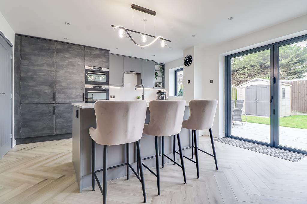 House in Southend-on-Sea - View 5