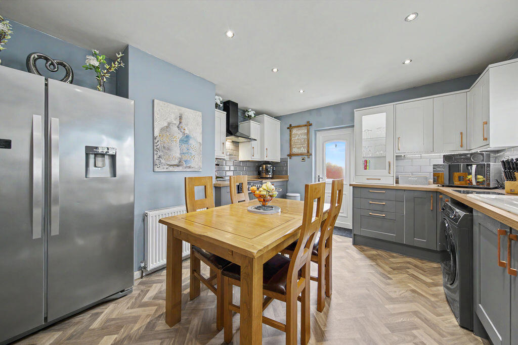 House in Chesterfield, Derbyshire - View 5