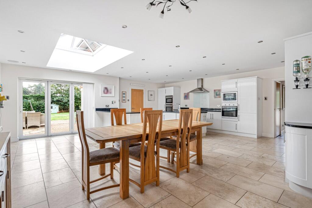 House in Guildford - View 5