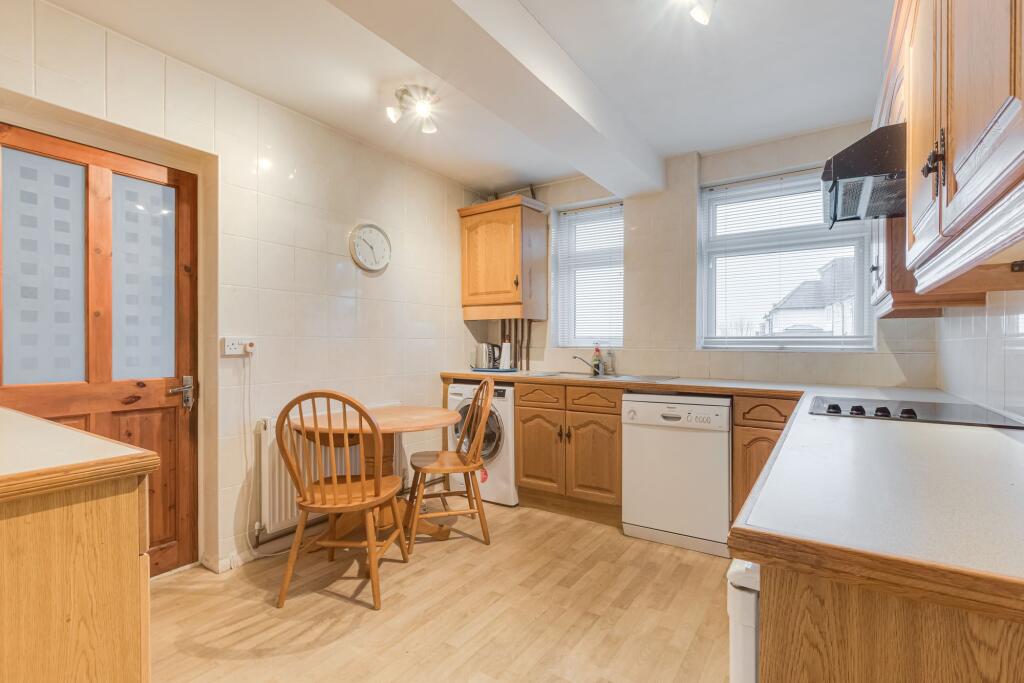 Yorkland Avenue, Welling, DA16 photo 3