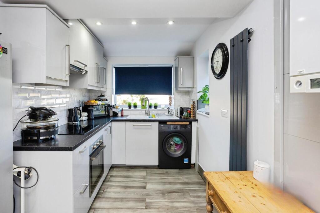 House in Tonbridge - More
