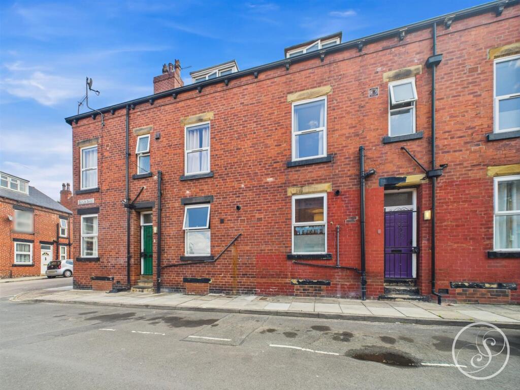 4-bed terraced on Kepler Grove, Leeds, £160,000