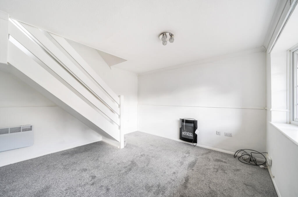 Hylder Close, Woodhall Park, Swindon, SN2 photo 4