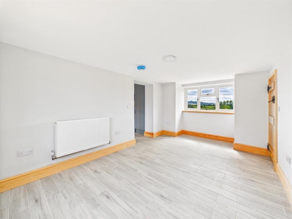 House in Shrewsbury, Pontesbury - More
