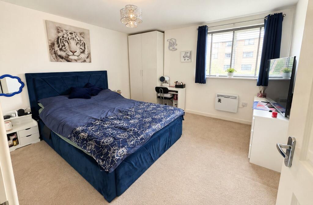 Apartment in Southend-on-Sea - View 4