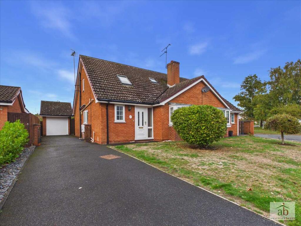3-bed bungalow on Laburnum Gardens, Rushmere St. Andrew, £385,000