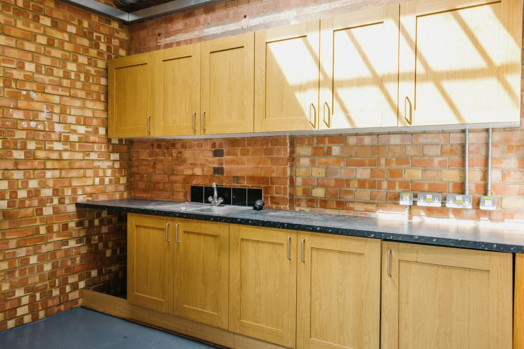 B90 Property pics-8.jpg
