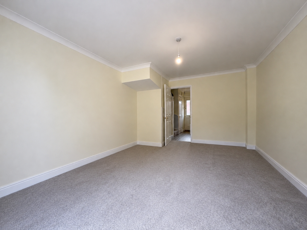 House in Worcester - View 3