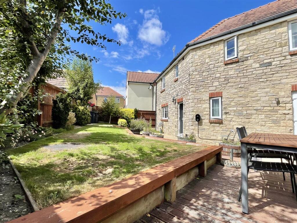House in Dorchester, Crossways - View 3